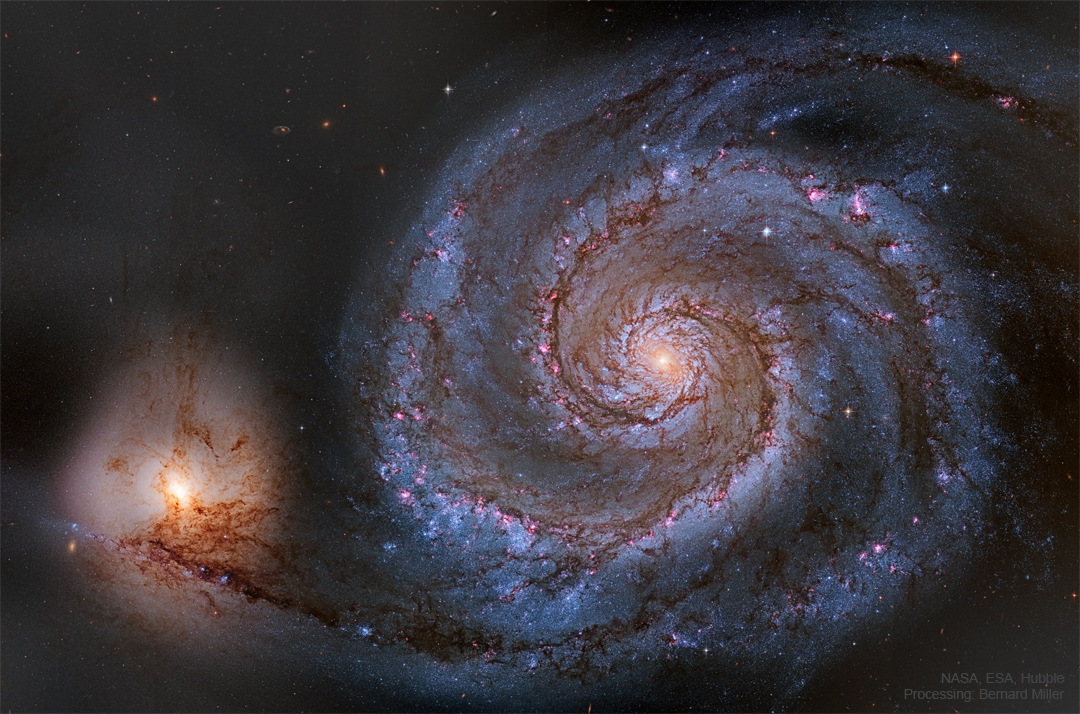 Prezentowane zdjęcie przedstawia niedaleką galaktykę Wir, skatalogowaną jako Messier 51. Widoczne są szczegóły jej ramion spiralnych, 
a także jej oddziaływanie z mniejszą galaktyką, widoczną na zdjęciu po lewej stronie. Więcej szczegółowych informacji w opisie poniżej.