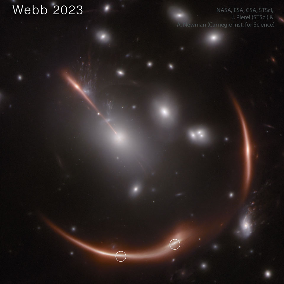 An image shows a cluster of galaxies with unusual arcs.
The arcs are background galaxies distorted by the gravitational 
lens effect of the foreground cluster. The background galaxy 
shows several spots that are supernovas occurring in the galaxy.
Więcej szczegółowych informacji w opisie poniżej.